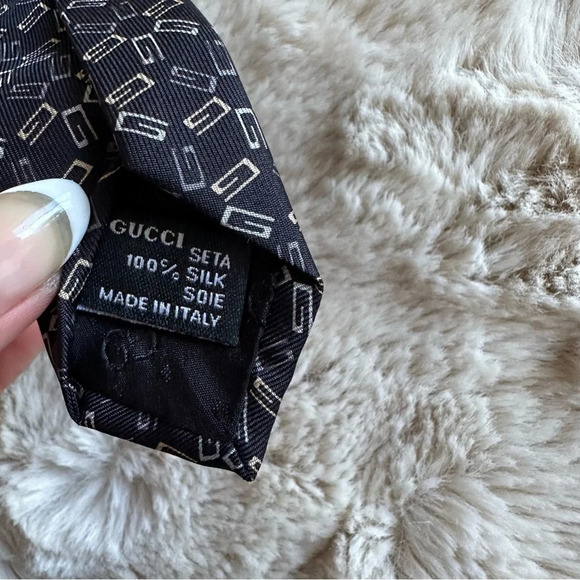 GUCCI Silk Printed Tie - Picture 5 of 6